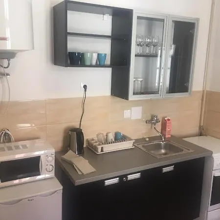 Apartman Mira 10 *